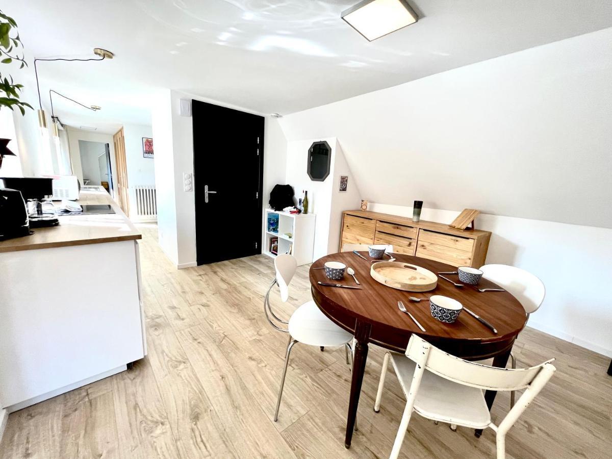 Sous Les Toits Avec Garage Et Terrasse A Ribeauville Kültér fotó