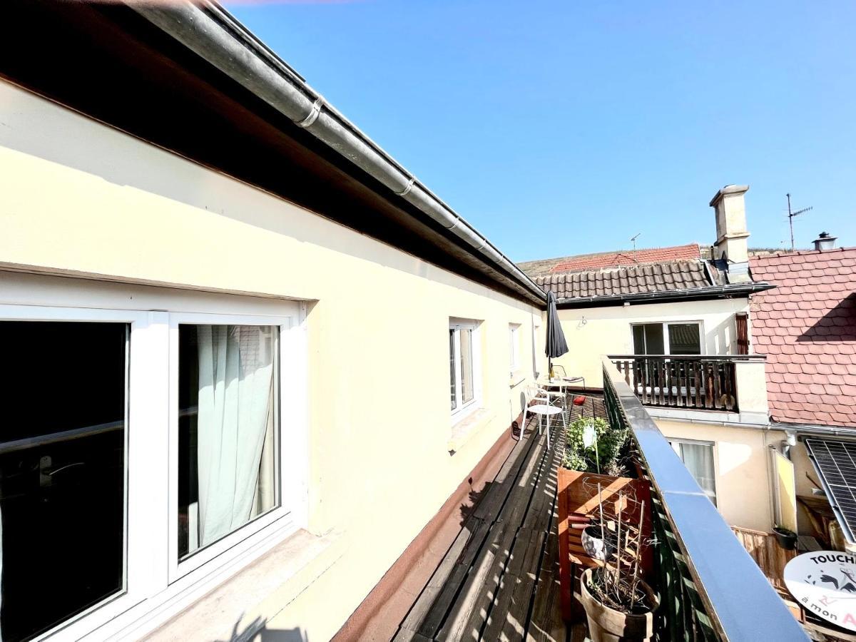 Sous Les Toits Avec Garage Et Terrasse A Ribeauville Kültér fotó