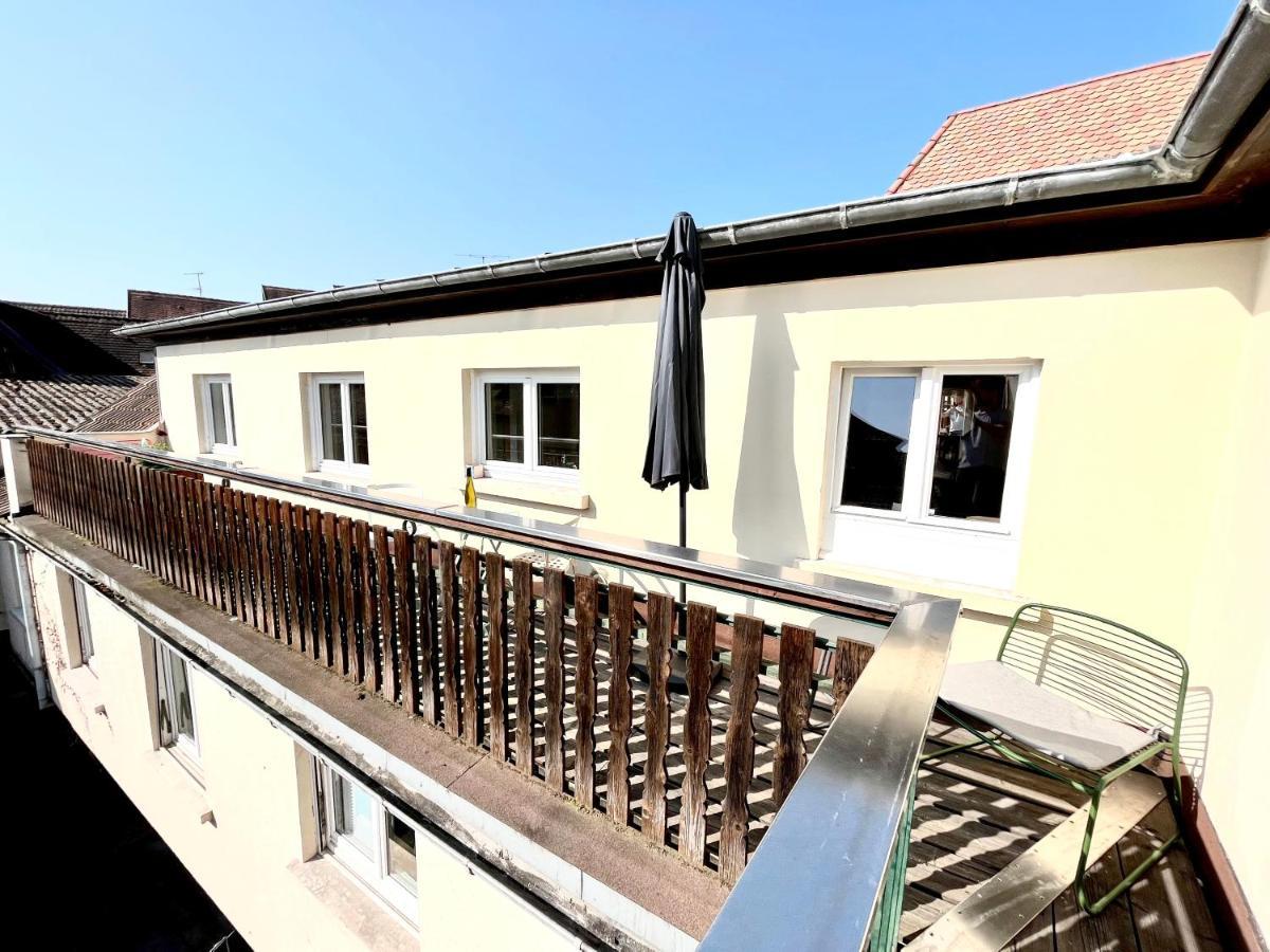 Sous Les Toits Avec Garage Et Terrasse A Ribeauville Kültér fotó