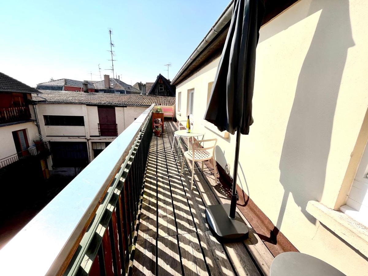 Sous Les Toits Avec Garage Et Terrasse A Ribeauville Kültér fotó