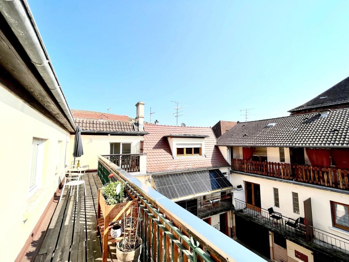 Sous Les Toits Avec Garage Et Terrasse A Ribeauville Kültér fotó
